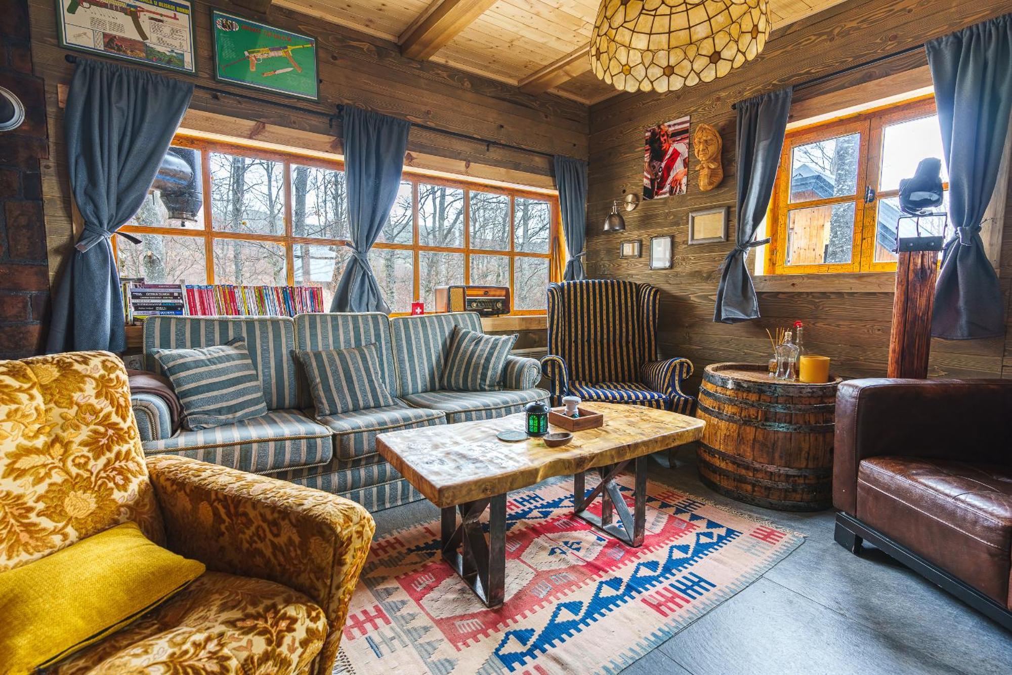 Brvnara Iverak Mokra Gora Esterno foto